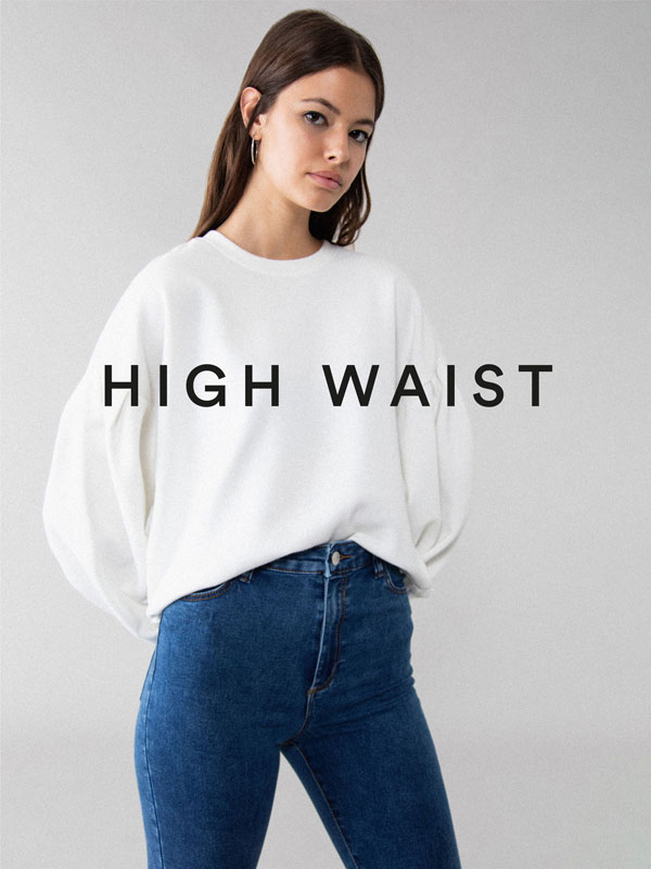 t shirt and high waisted jeans