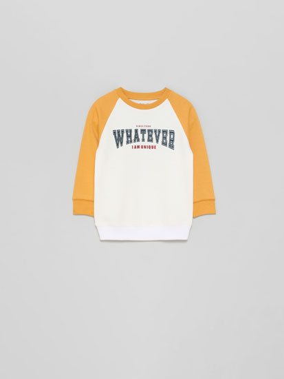 Raglan sleeve sweatshirt