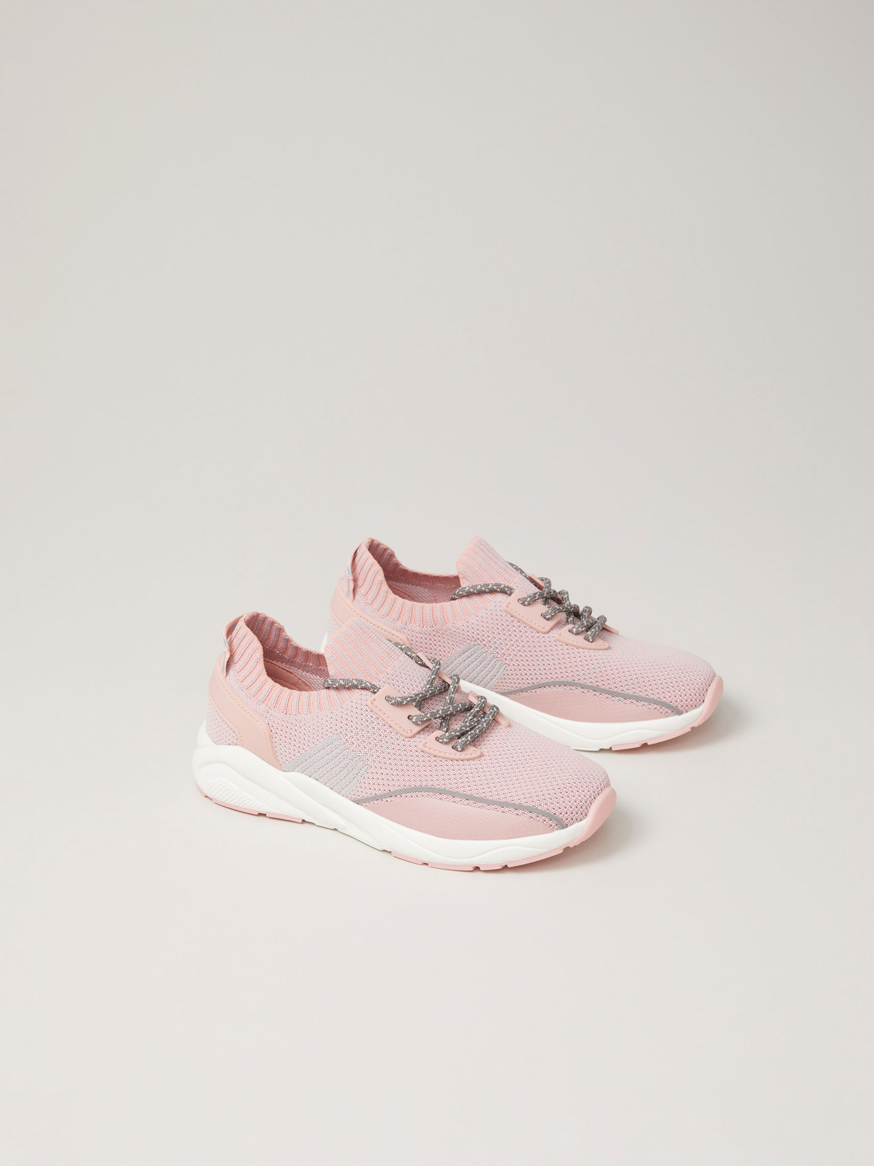 SOCK-STYLE SNEAKERS