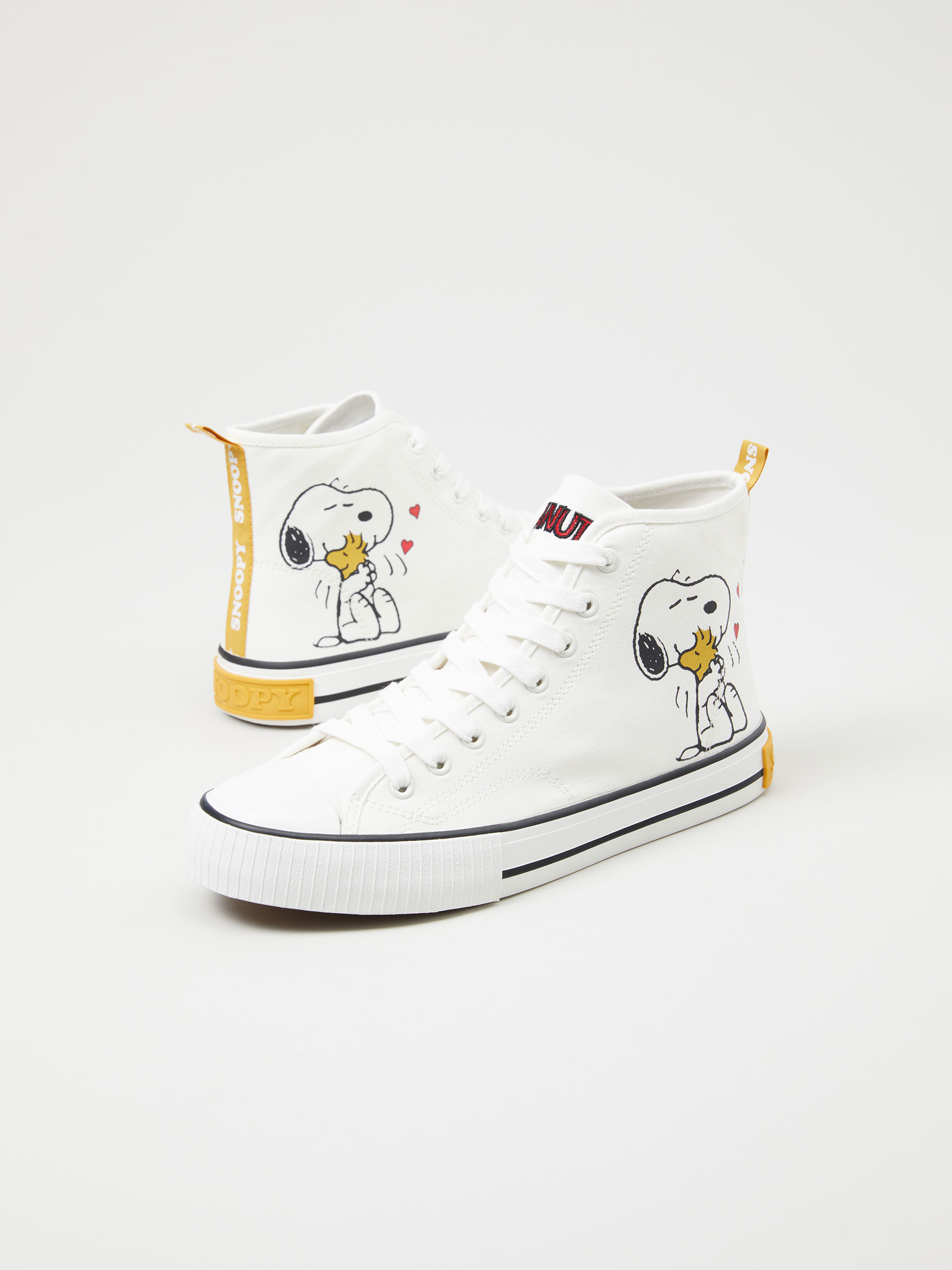 snoopy converse