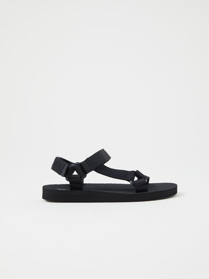 Sandalias planas de mujer | Lefties Nueva Colección