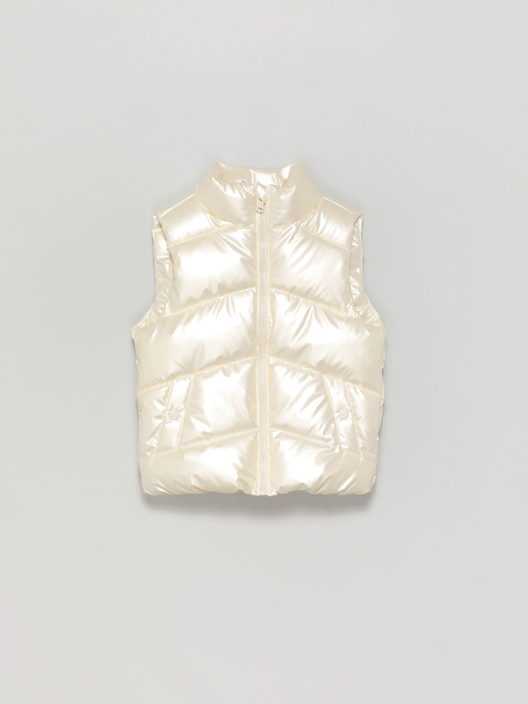 Metallic gillet
