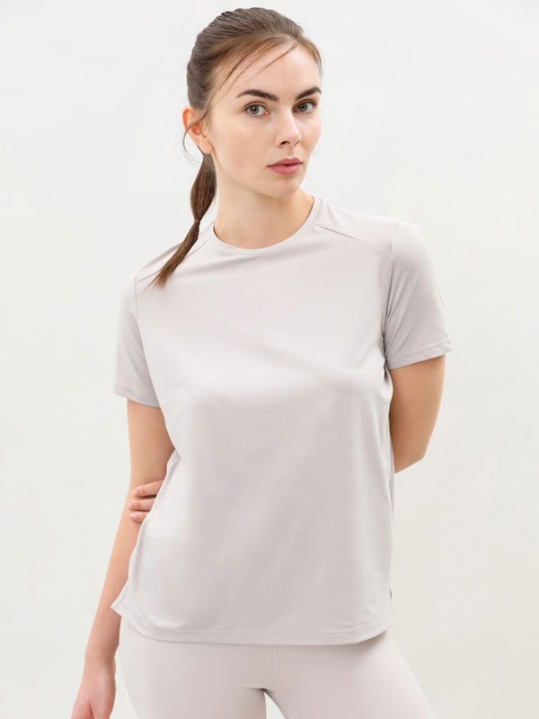 Short-sleeve sporty T-shirt