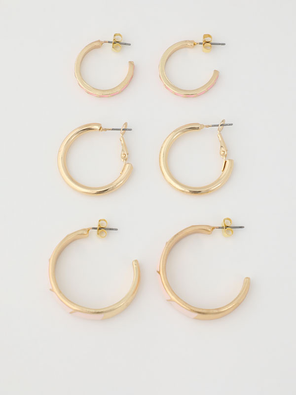 Pack of 3 pairs of hoop earrings.