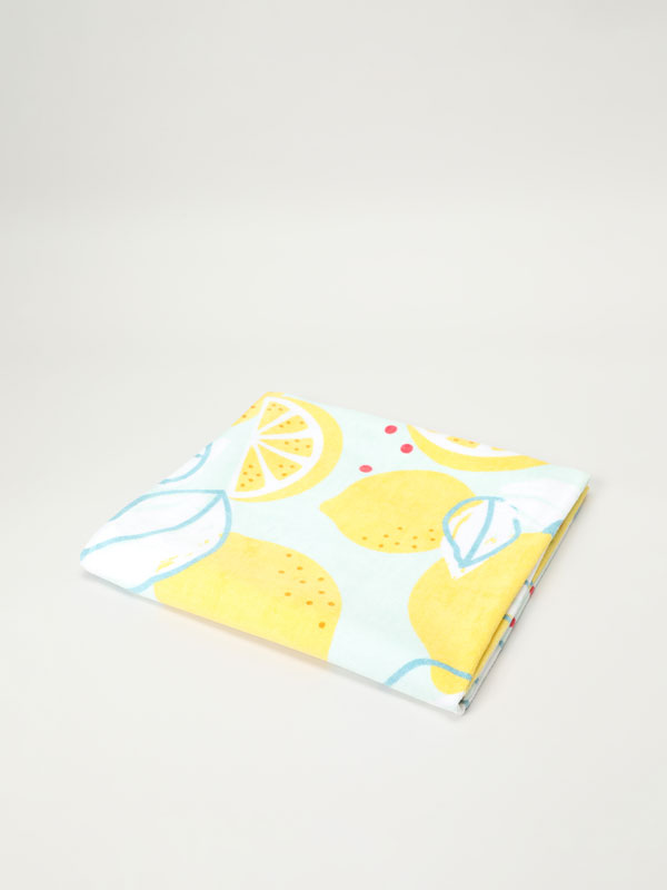 Lemon print towel