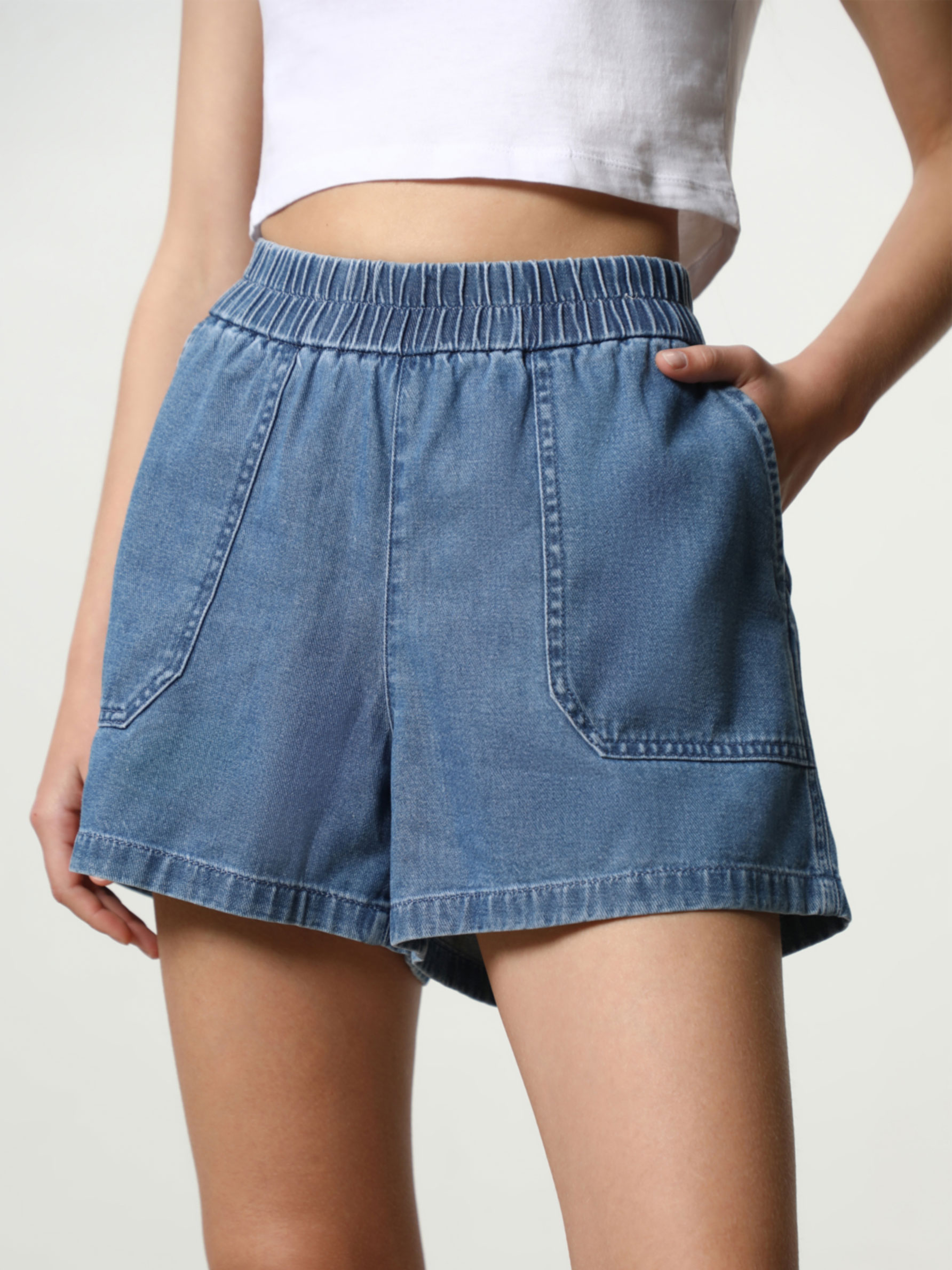 Short vaquero con bolsillos - DENIM - TODA LA COLECCIÓN - MUJER - | Lefties  ESPAÑA
