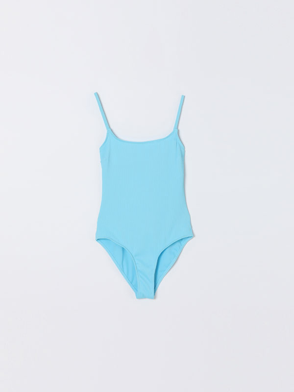Bañadores y bikinis de mujer | Lefties Nueva Colección