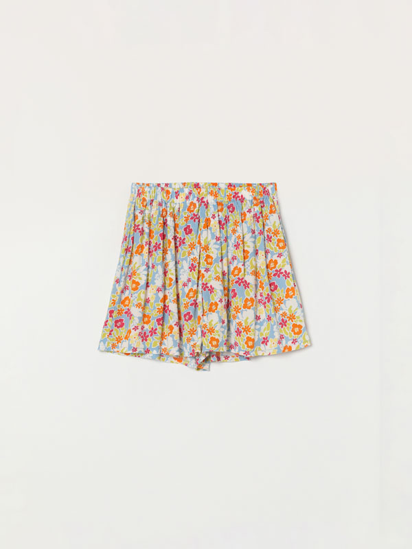 Flowing printed shorts