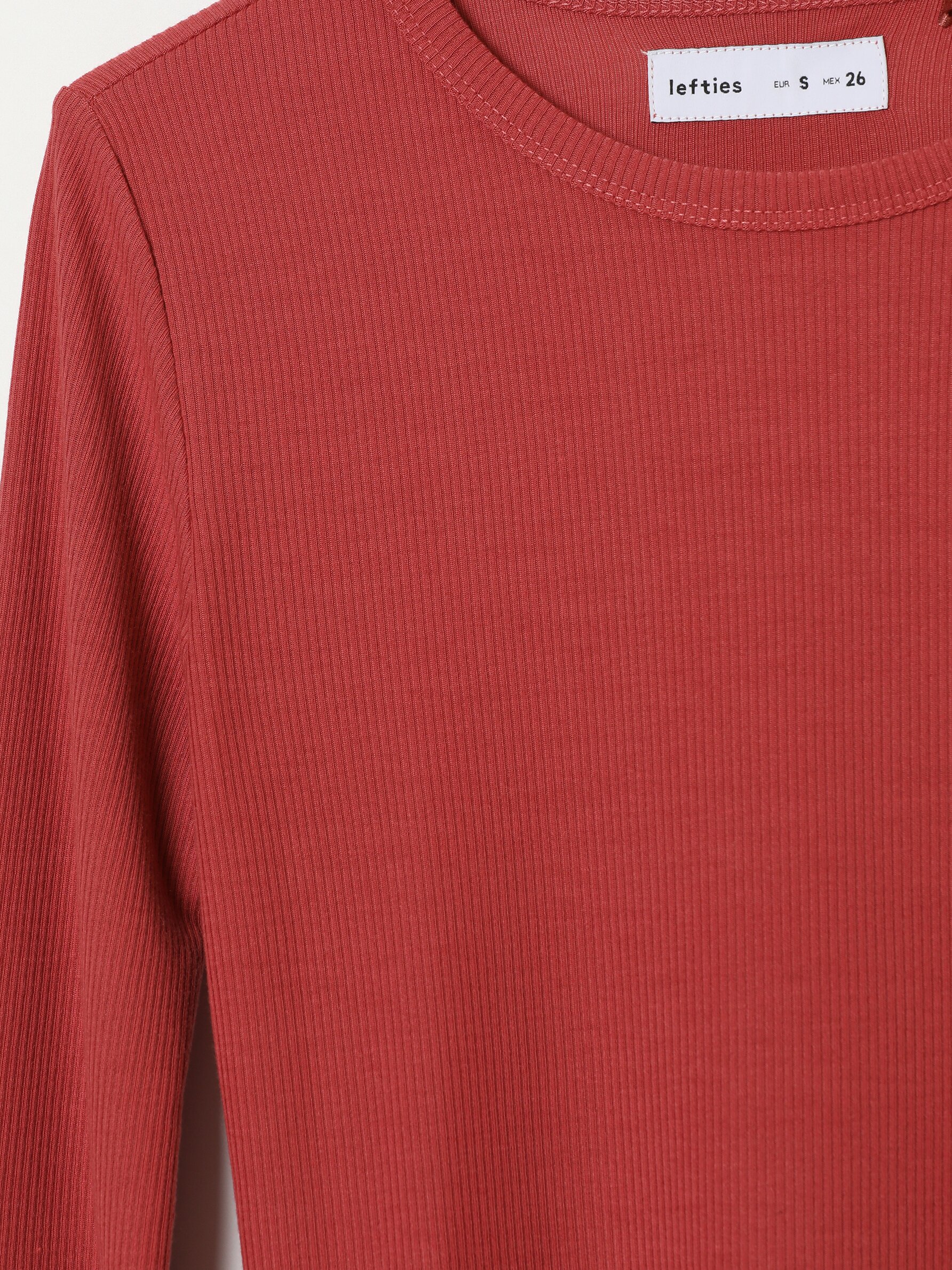 pullover t shirt under 300