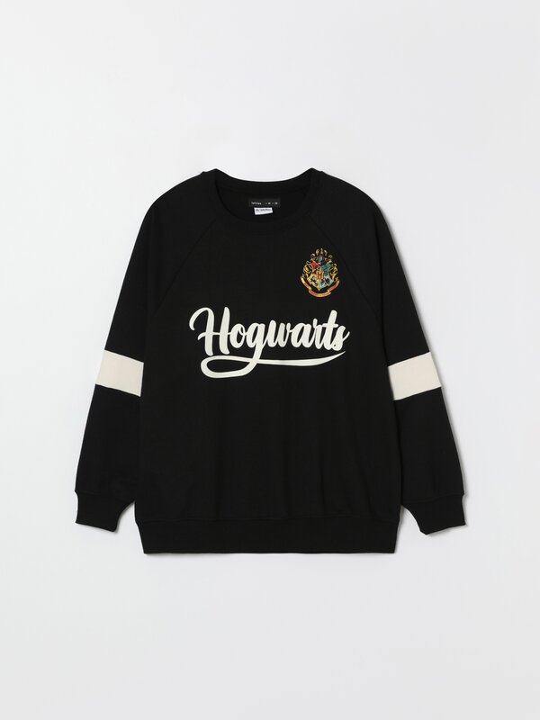 Hogwarts print sweatshirt from Harry Potter © &™ WARNER BROS