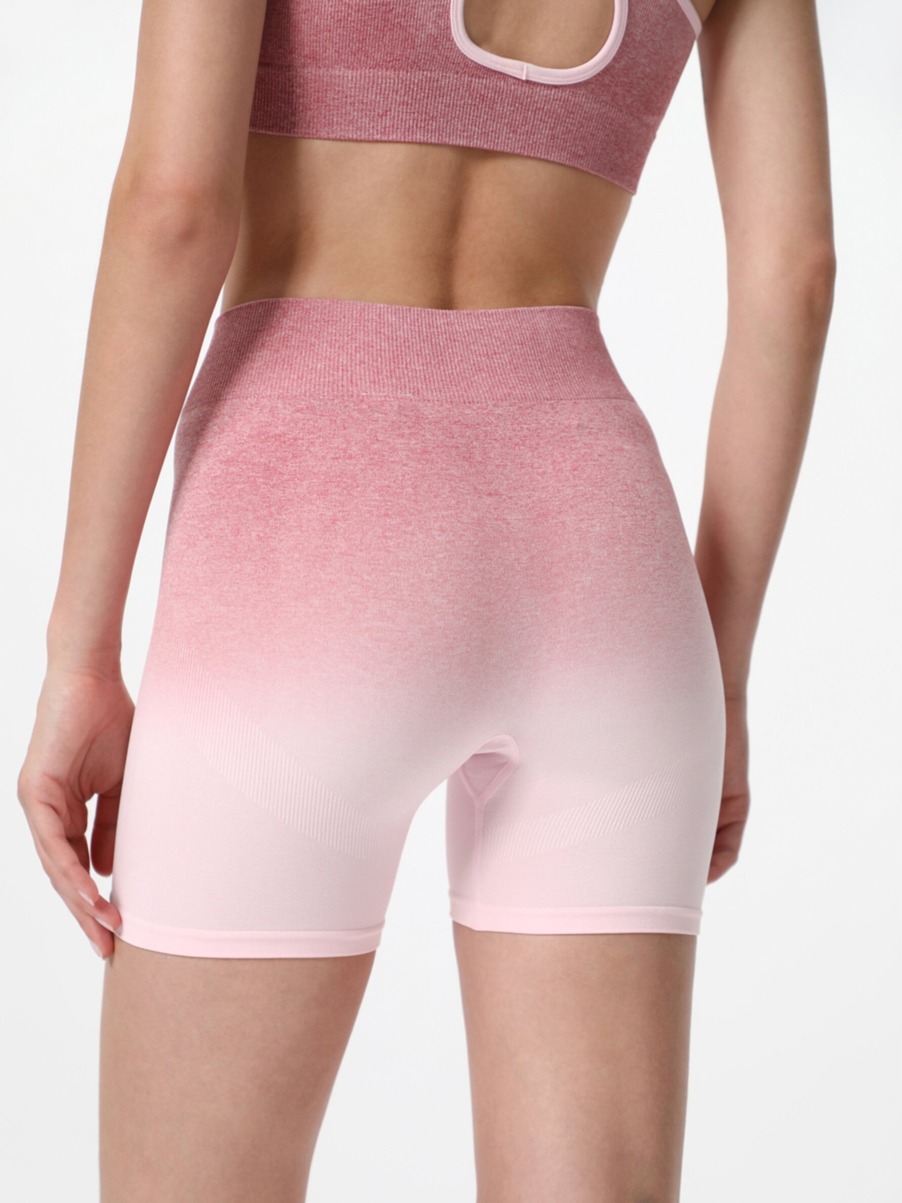 Seamless hot pants - SPORTSWEAR - THE 