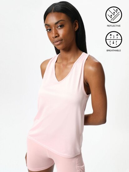 Camisetas deportivas de mujer | Lefties Nueva Colección