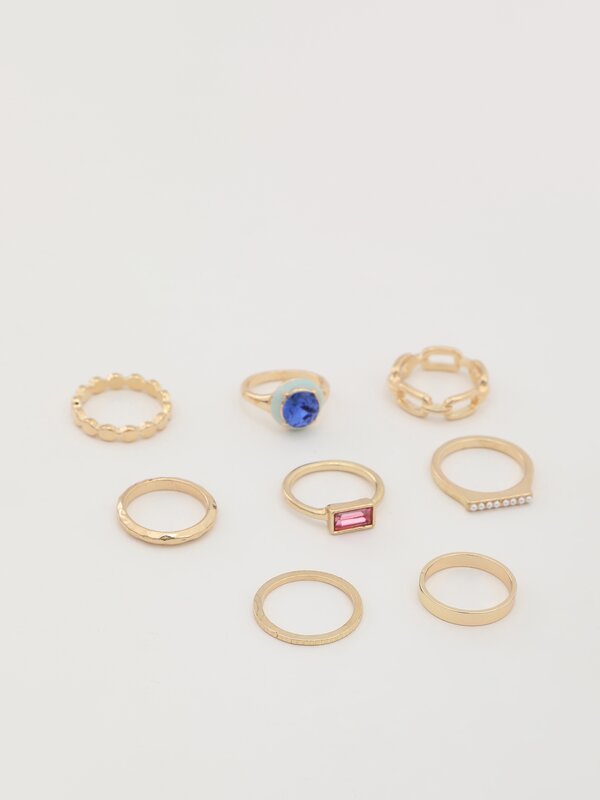 Pack of 8 assorted rings