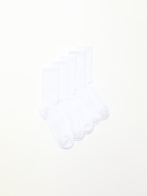 Pack of 5 pairs of long sports socks.