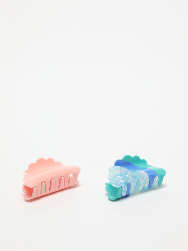 Pack of two scalloped hair clips