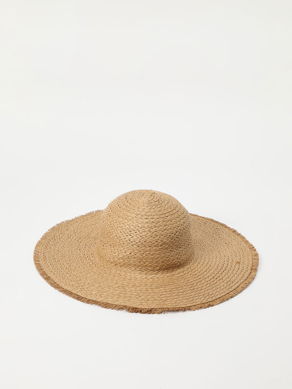 Raffia-effect sun hat