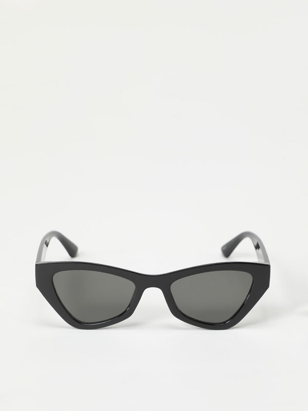 Triangular plastic sunglasses