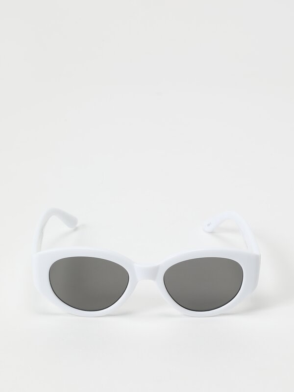 Oval resin sunglasses