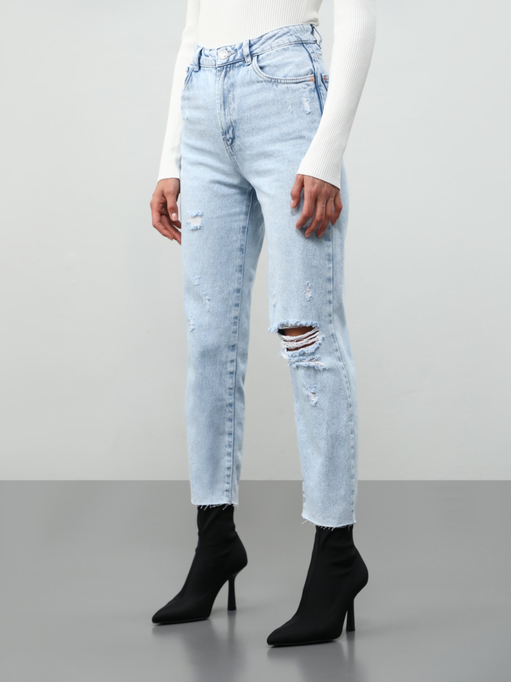 Jeans mom fit - Jeans tiro medio - JEANS - TODA LA COLECCIÓN - MUJER - |  Lefties ESPAÑA