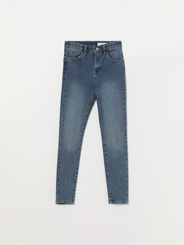 Basic mid-rise jeans