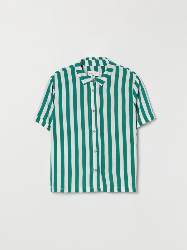 Outfit elegante para hombre con camisa blanca y pantalón de vestir 】