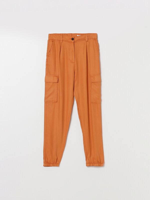 Relaxed cargo trousers