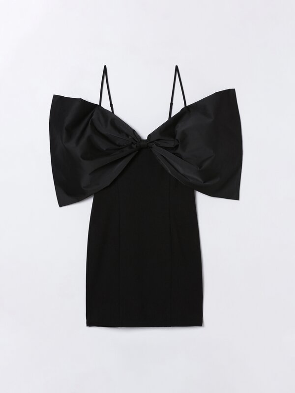 Dress with bow at neckline