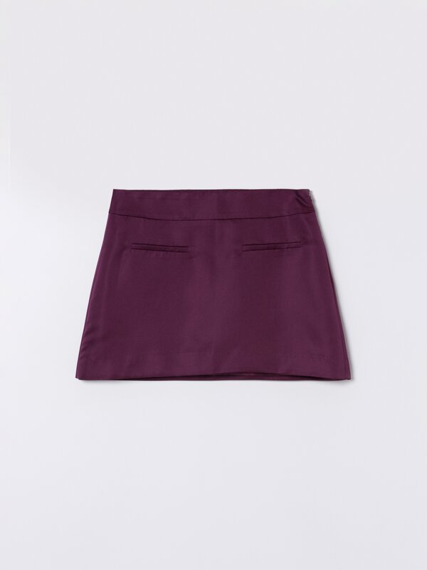 Short satin skirt