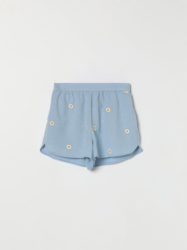 Embroidered rustic shorts