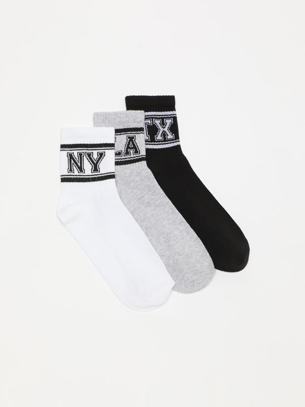 Pack of 3 pairs of long printed socks.