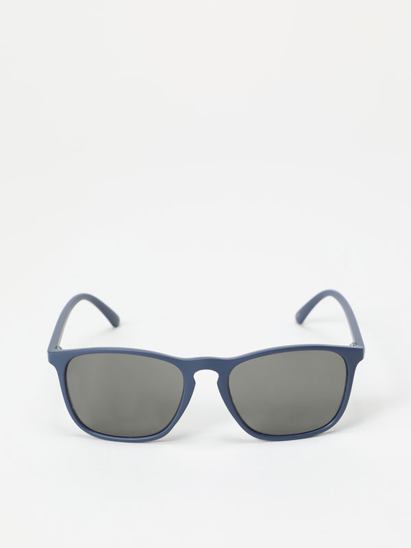 Thin resin sunglasses