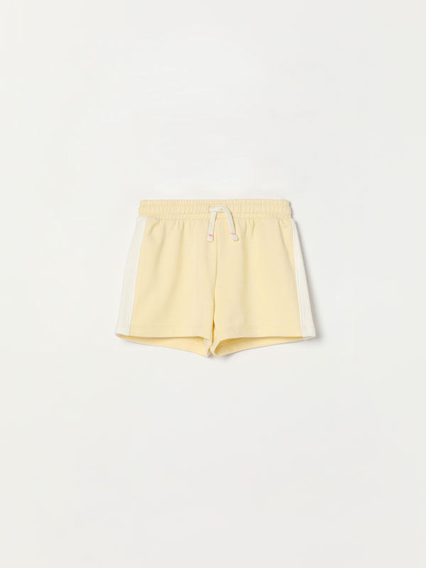 Plush shorts with stripe