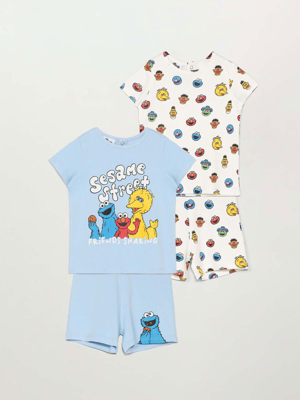 2-Pack of pyjamas with a Sesame Street © CPLG print