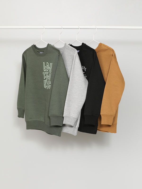 Pack de 4 sweatshirts combinadas lisas e estampadas