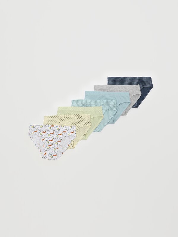 Pack of 7 plain and printed briefs