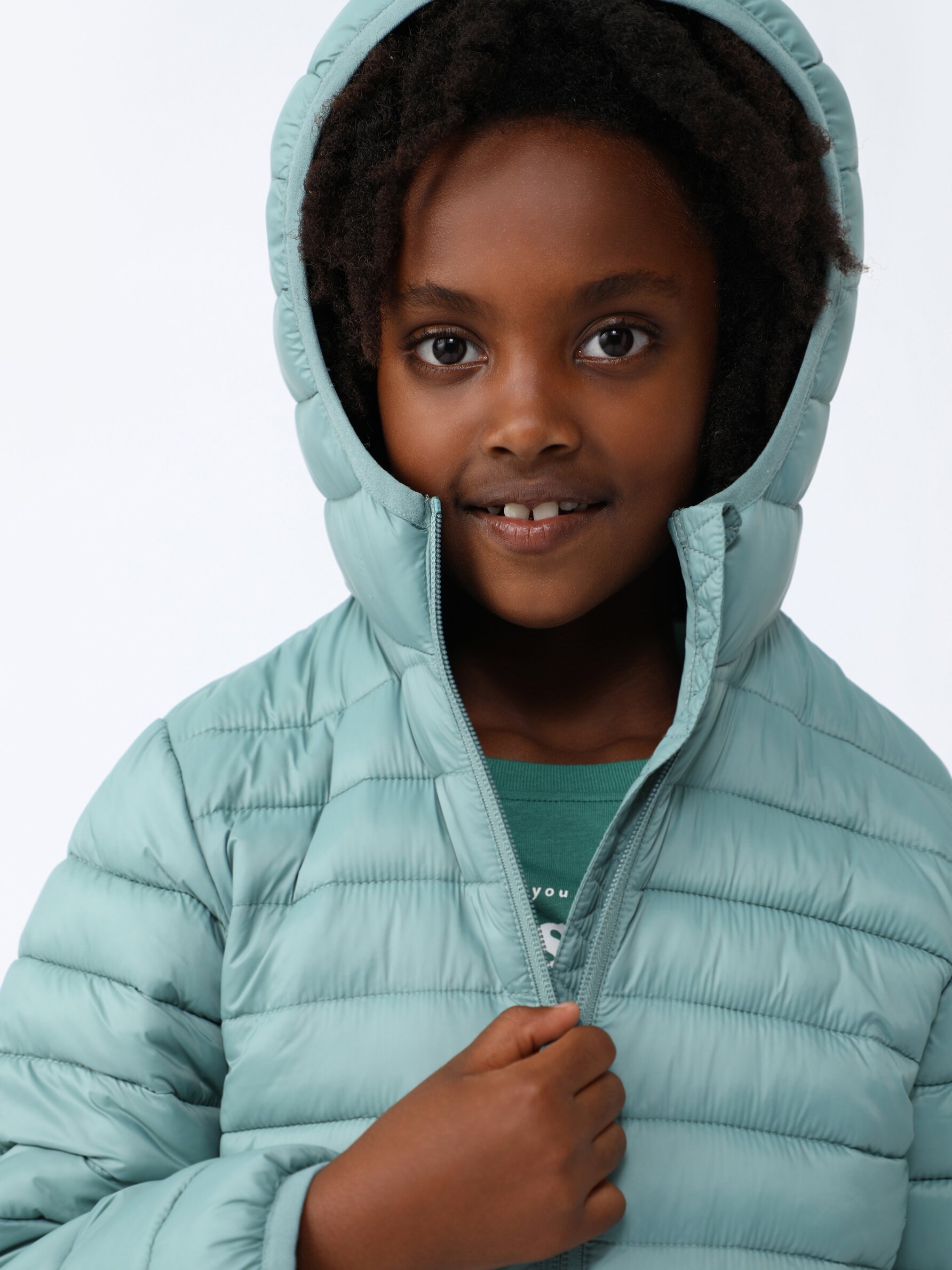 Lightweight hooded puffer jacket 