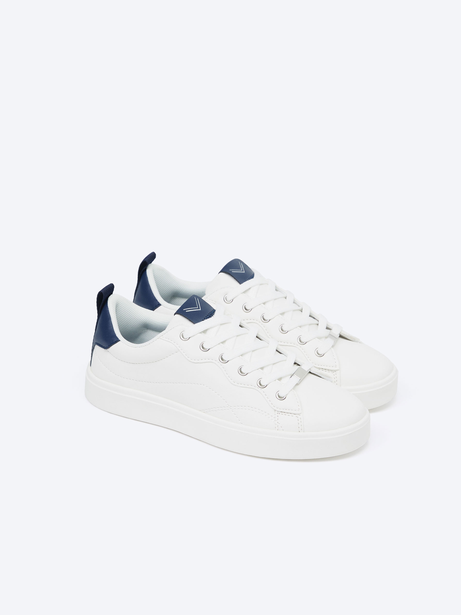 minimalist sneakers womens