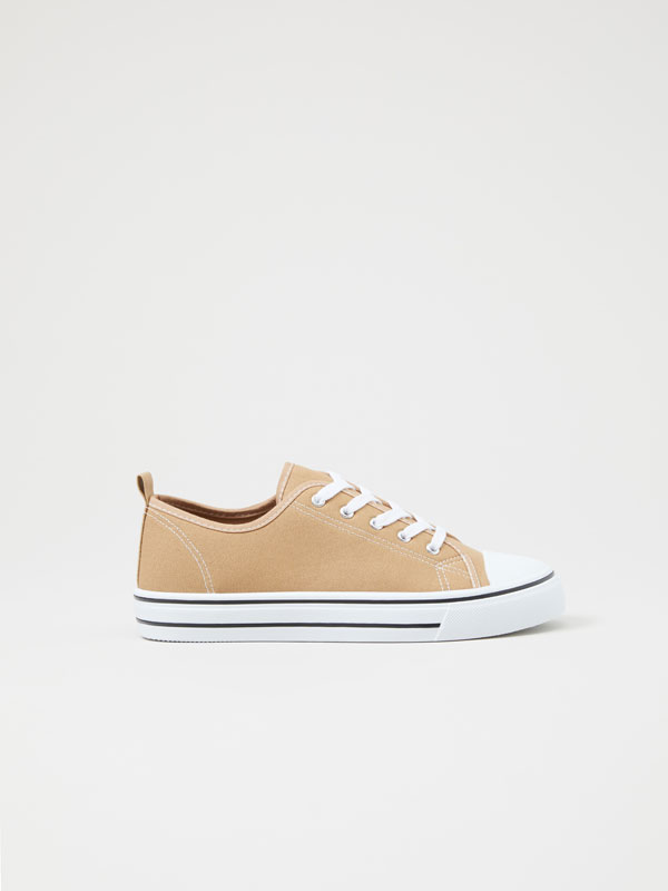 Ofertas en zapatillas y zapatos de mujer | Lefties