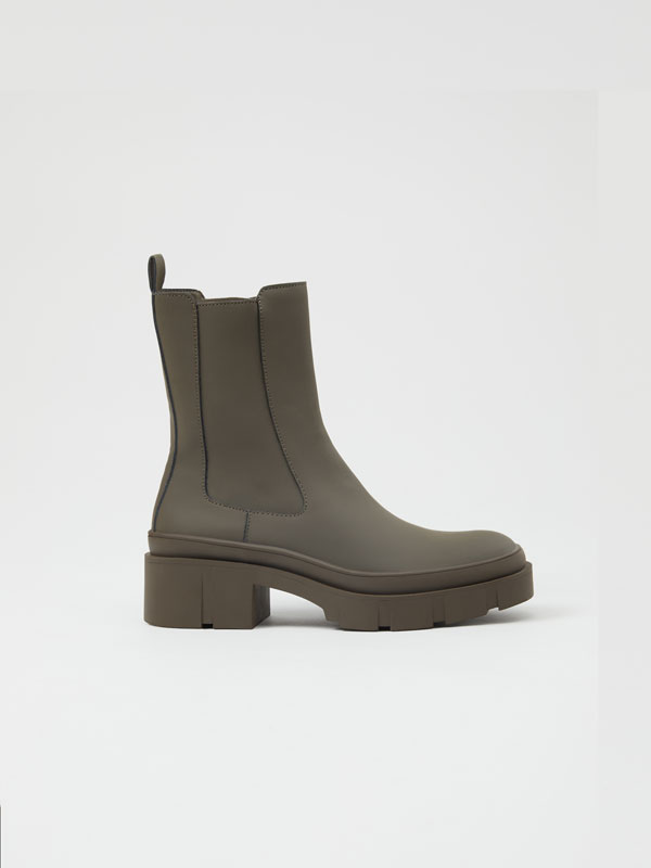 Botas y botines de mujer | Lefties Nueva Colección