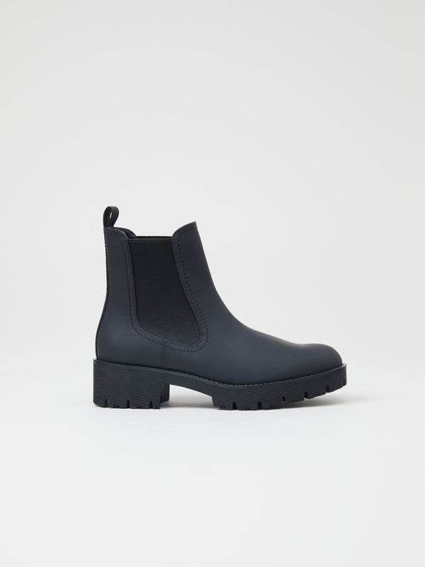RUBBERISED CHELSEA BOOTS