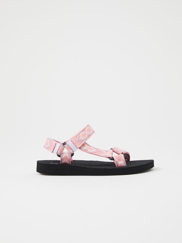 Sandalias planas para mujer | Comprar colección online en MARYPAZ