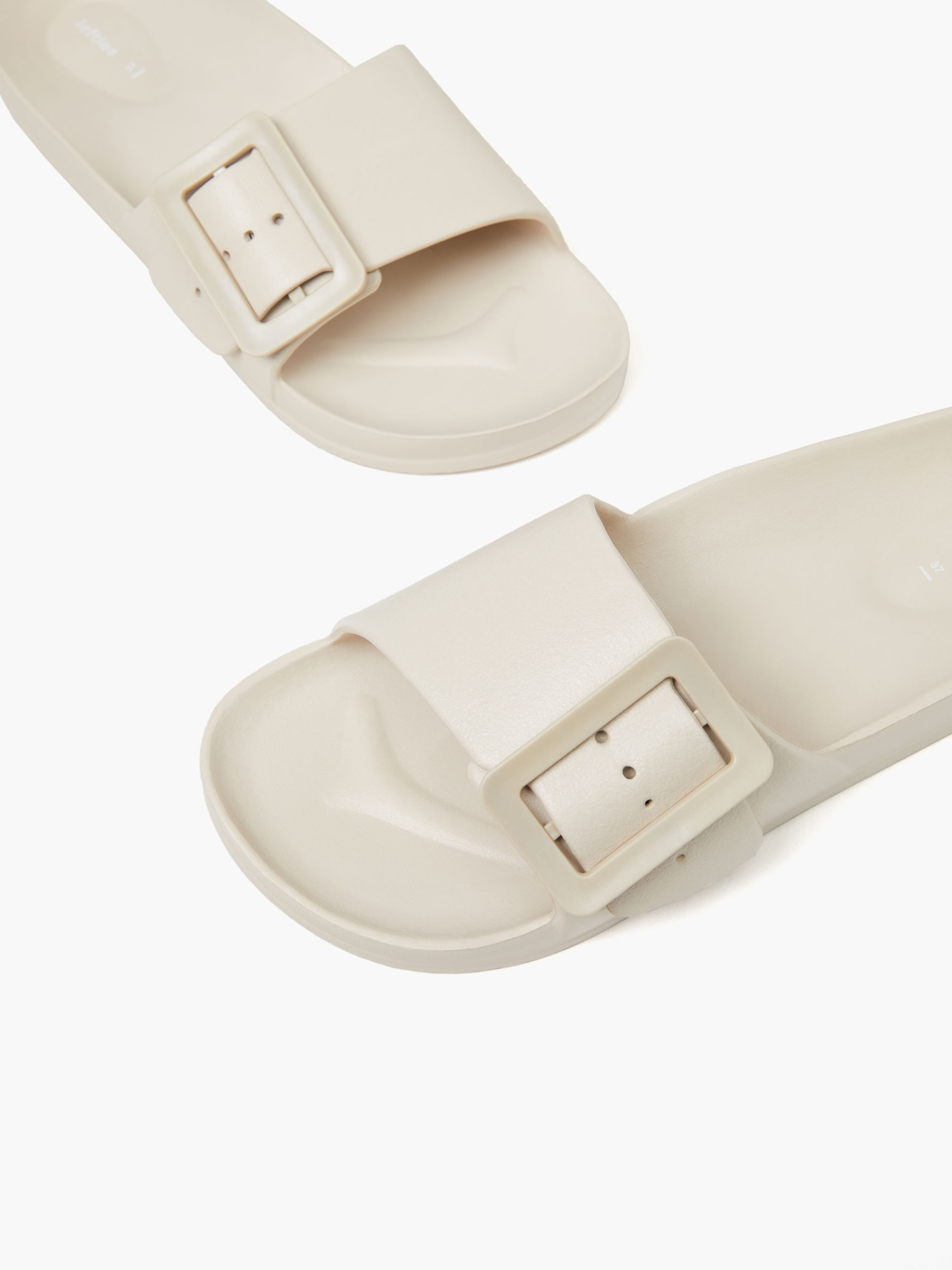 Chancla hebilla - NOVEDADES - MUJER - | Lefties Mexico