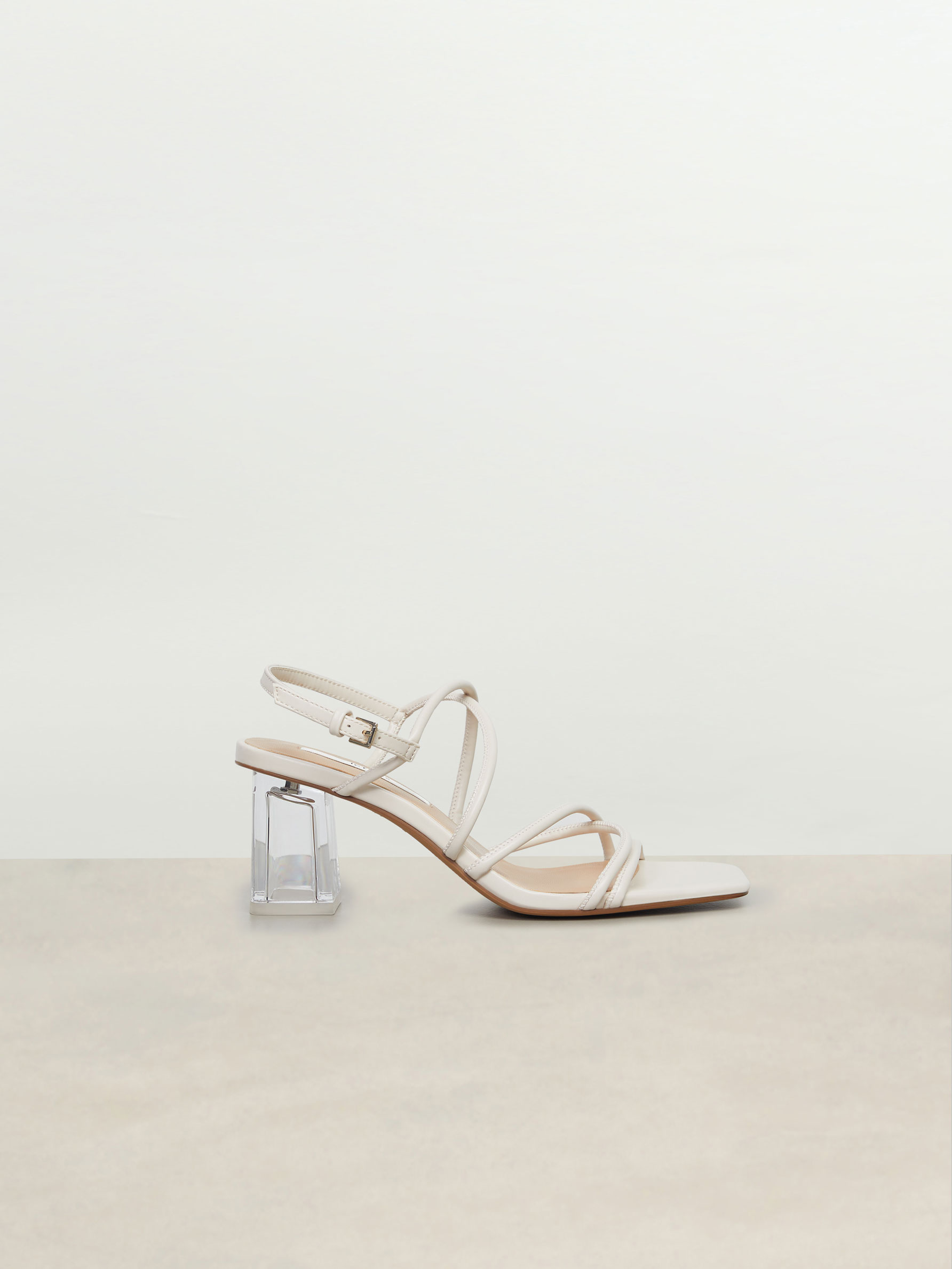 Sandalia tacón tiras - ZAPATOS - TODA LA COLECCIÓN - MUJER - | Lefties  ESPAÑA