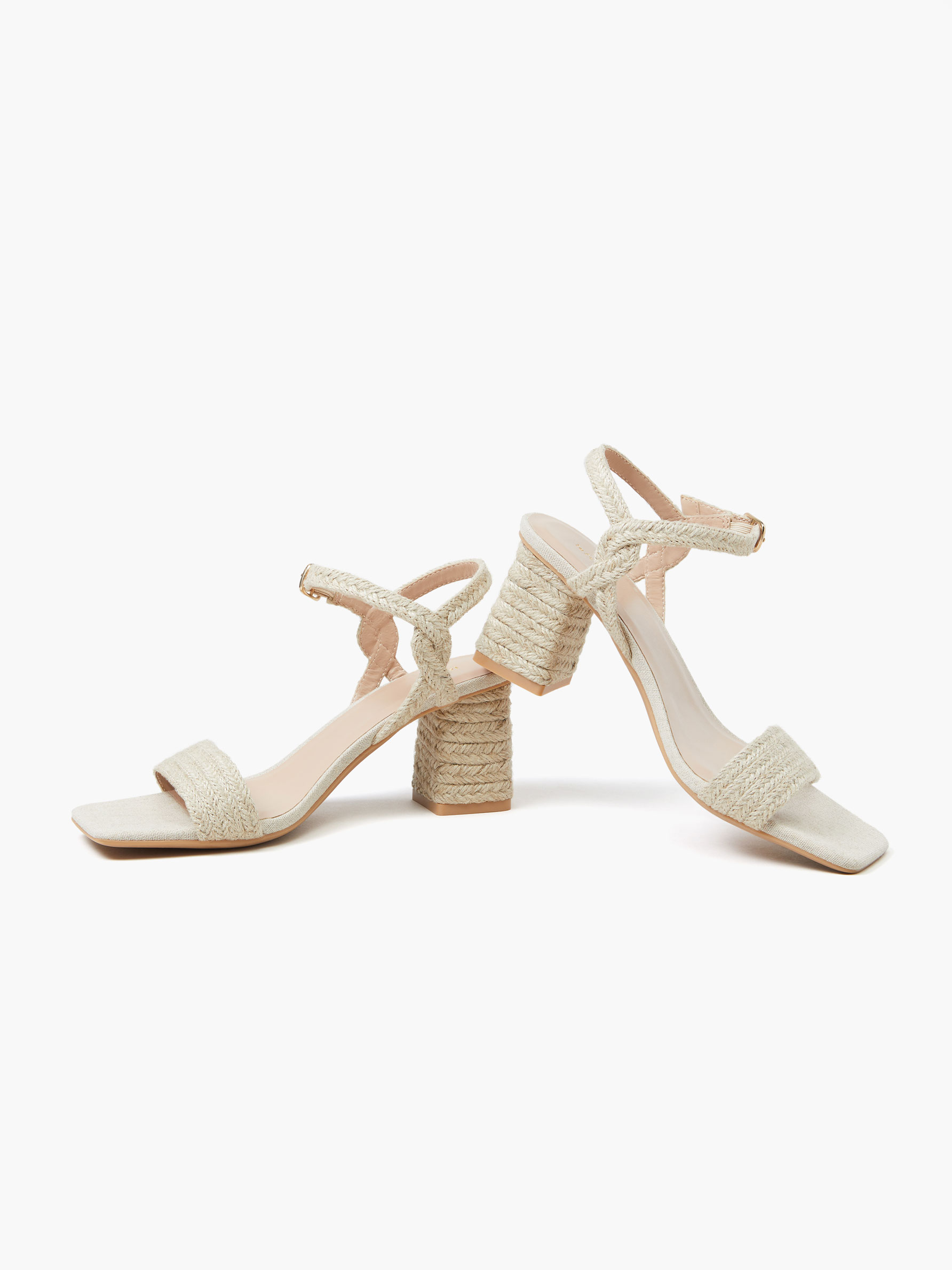 Sandalia tacón yute - ZAPATOS - TODA LA COLECCIÓN - MUJER - | Lefties ESPAÑA