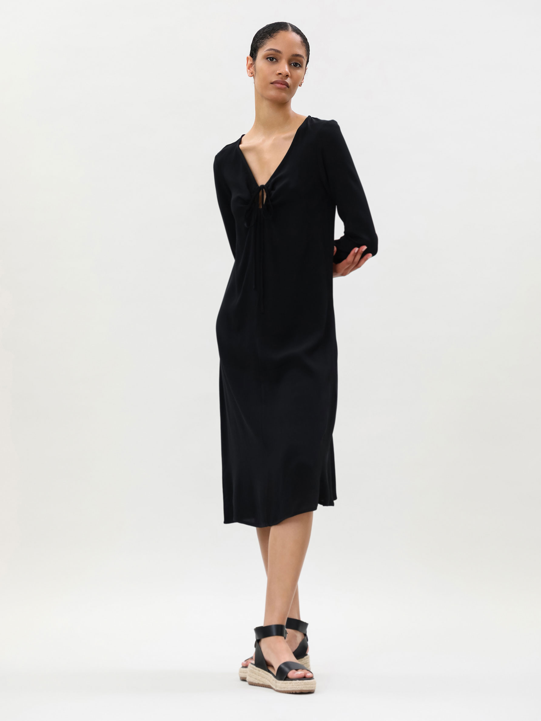 Sandalia cuña minimal - ZAPATOS - TODA LA COLECCIÓN - MUJER - | Lefties  ESPAÑA