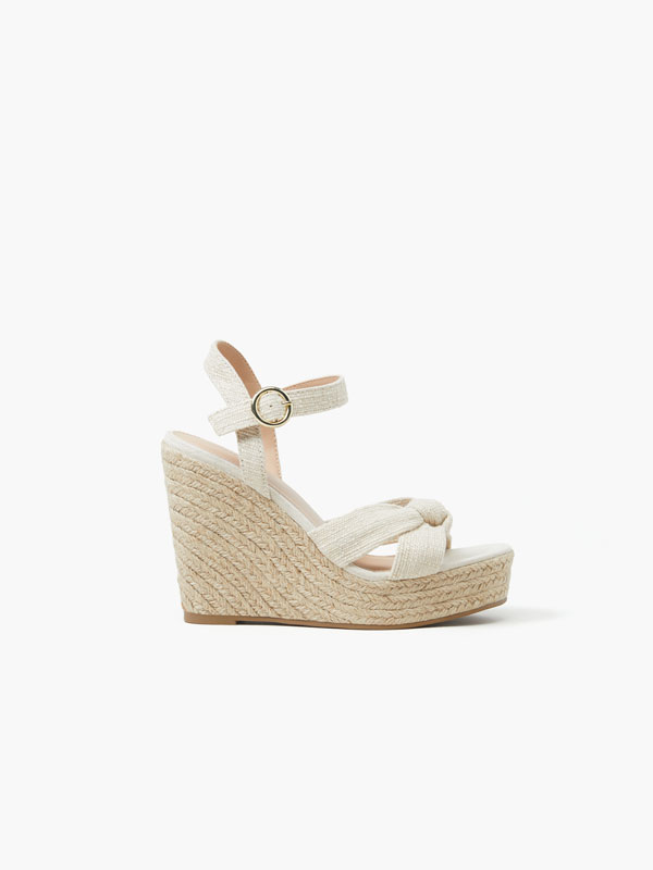 Jute wedges with knot detail