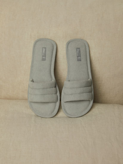 Zapatillas de estar por casa de mujer | Lefties