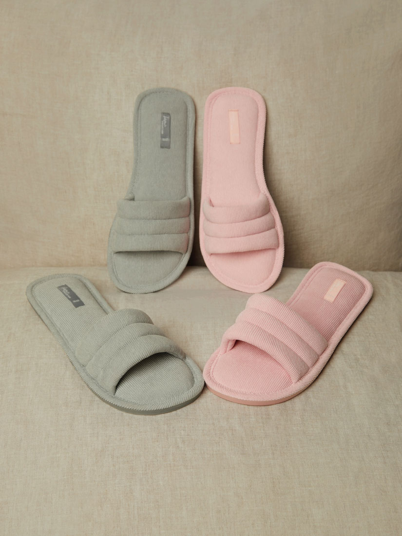 Zapatillas de estar por casa de mujer | Lefties