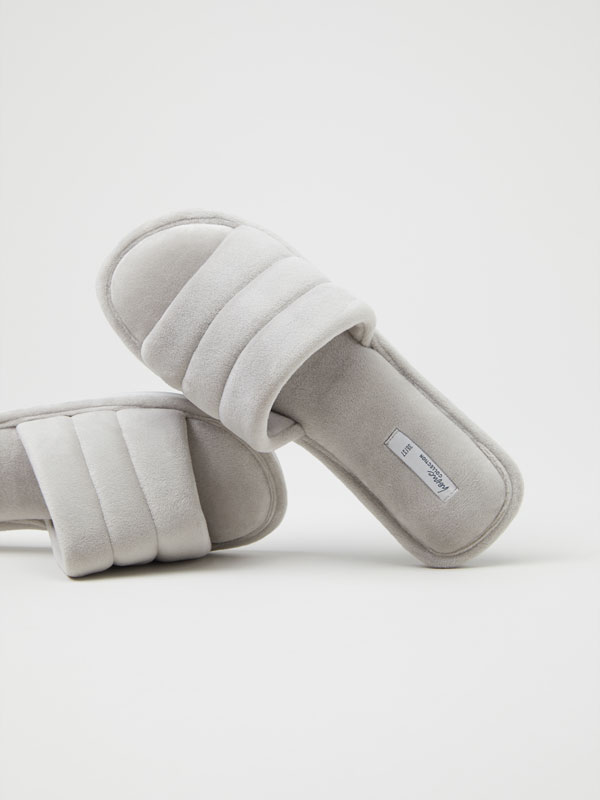 Zapatillas de estar por casa de mujer | Lefties