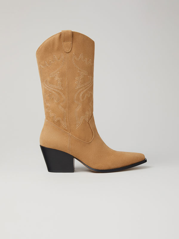 Heeled cowboy boots